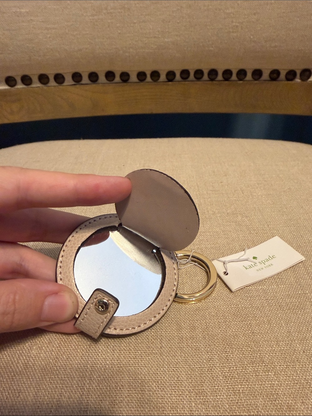 kate spade Blush Pink Pebbled Leather Round Mirror/Key Chain - Picture 3 of 8